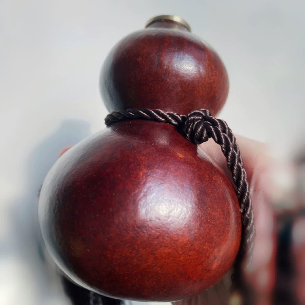 Tegooe Retro Gourd Shape Water Bottle Large Capacity