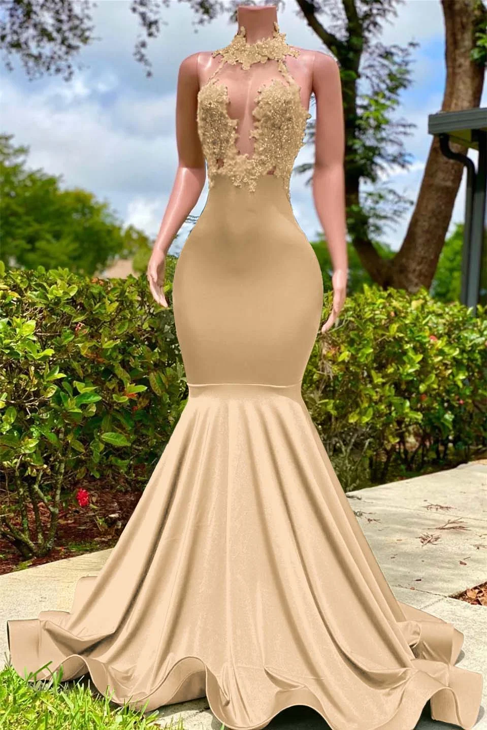 Green Halter  Prom Dress Open Back Mermaid Sleeveless Sexy Appliques YL0111