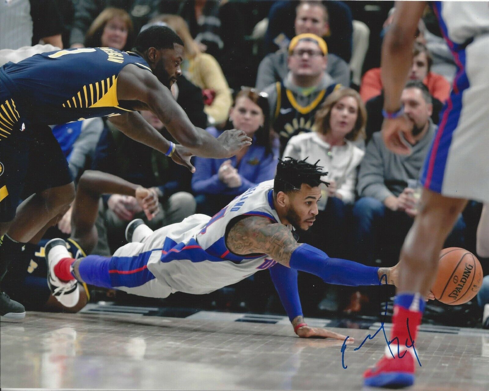 Eric Moreland Autographed 8x10 Detroit PistonsB237