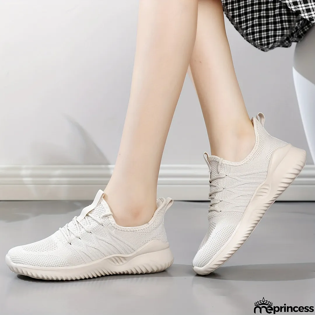 Feminine and fresh summer piece