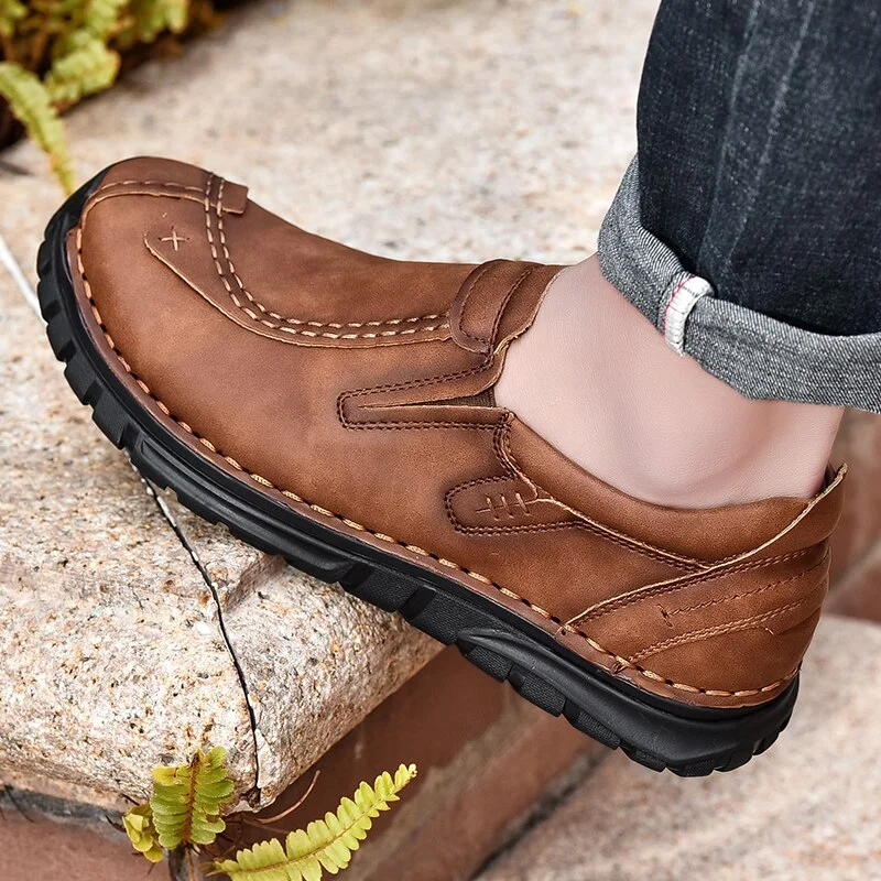 Men Casual Shoes Brand 2020 Fashion Mens Loafers Moccasins Breathable Slip on Driving Shoes Men Sneakers Plus Size 38-46