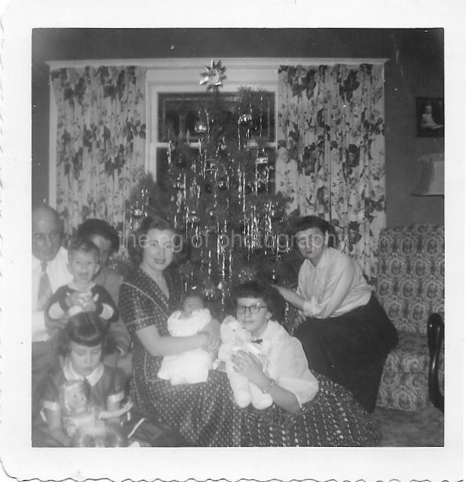 CHRISTMAS FAMILY FOUND Photo Poster paintingGRAPH bw TREE Original Snapshot 010 3 T