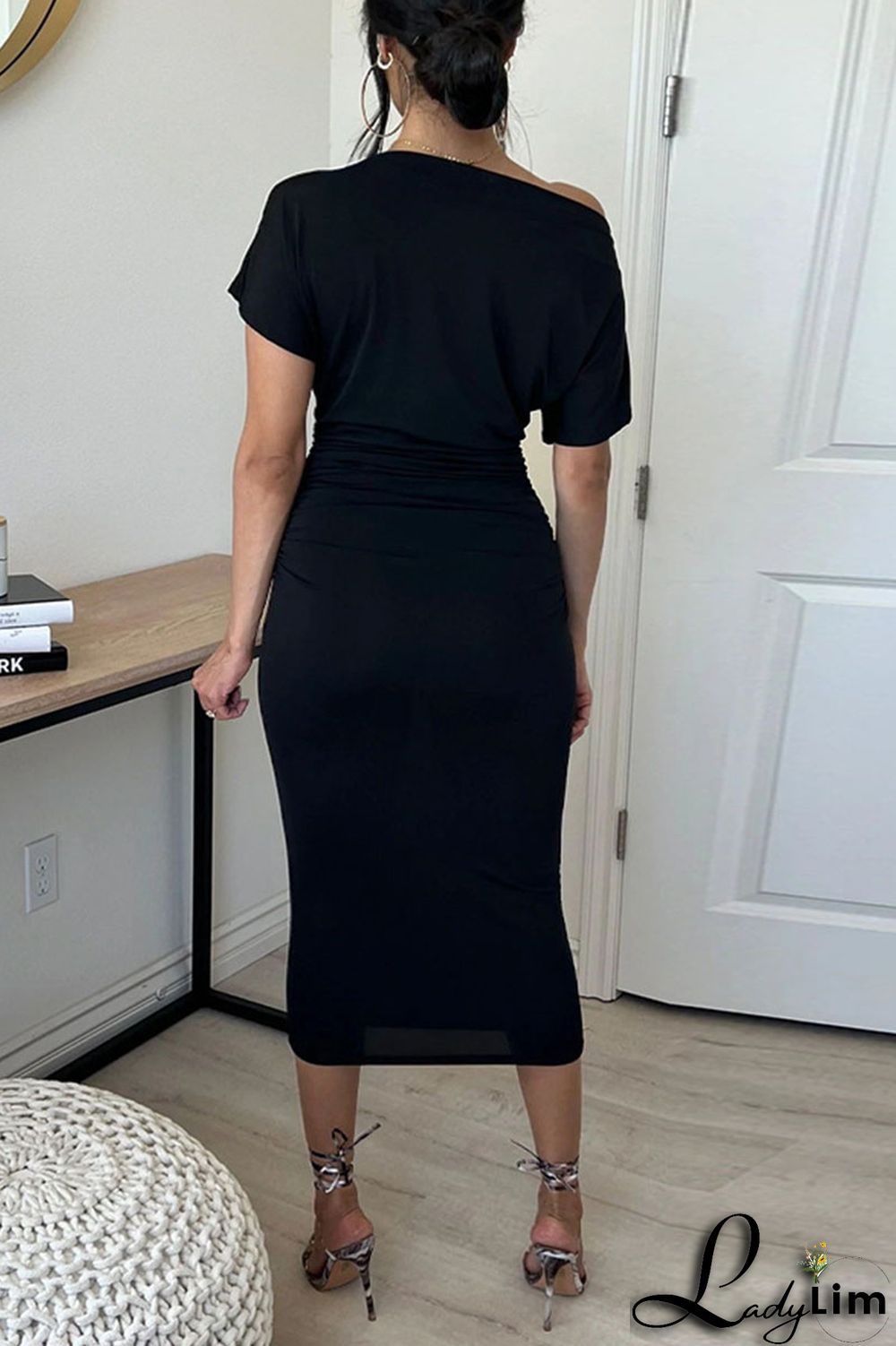 Black Casual Solid Split Joint Oblique Collar One Step Skirt Dresses