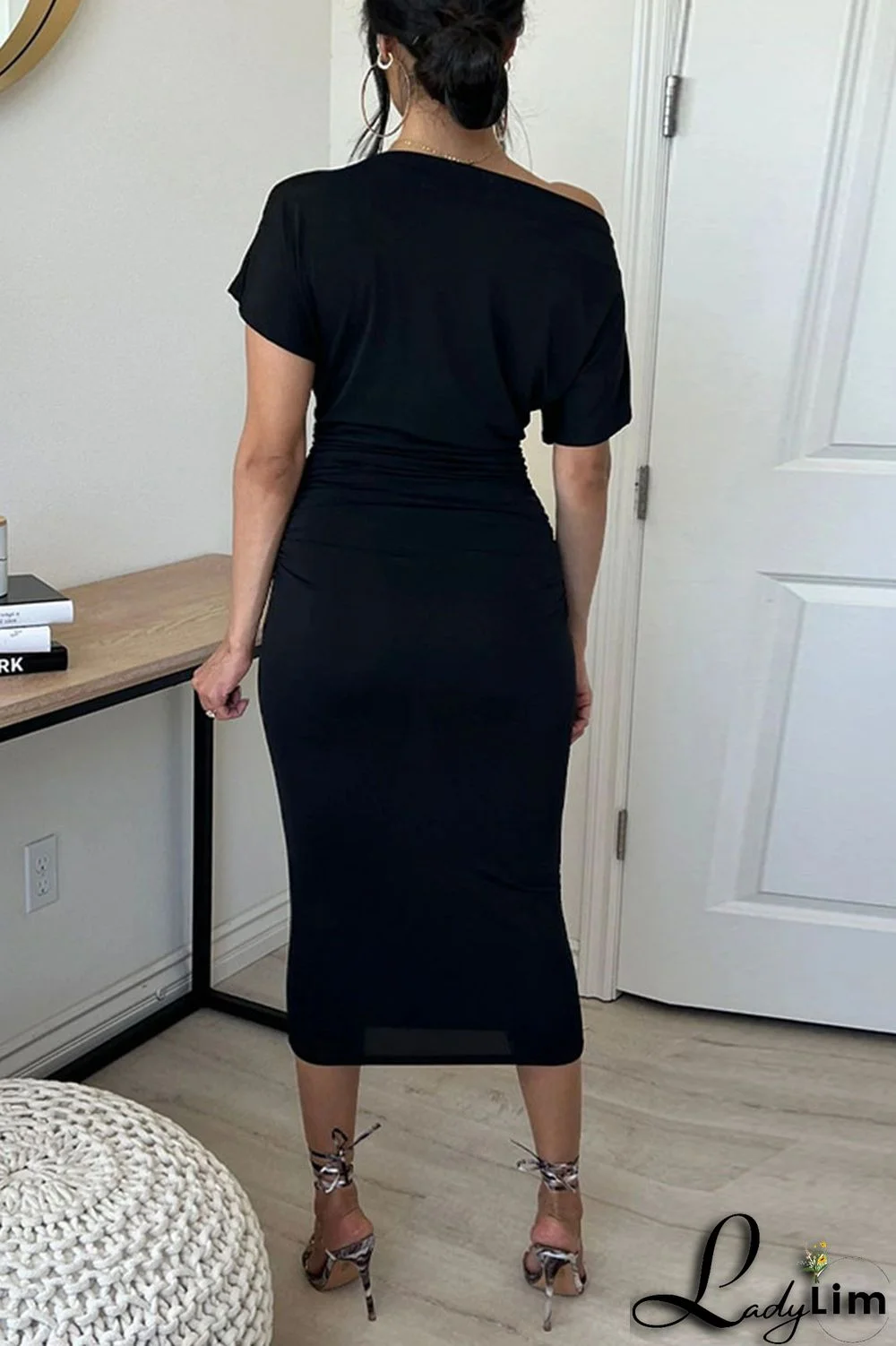 Black Casual Solid Split Joint Oblique Collar One Step Skirt Dresses