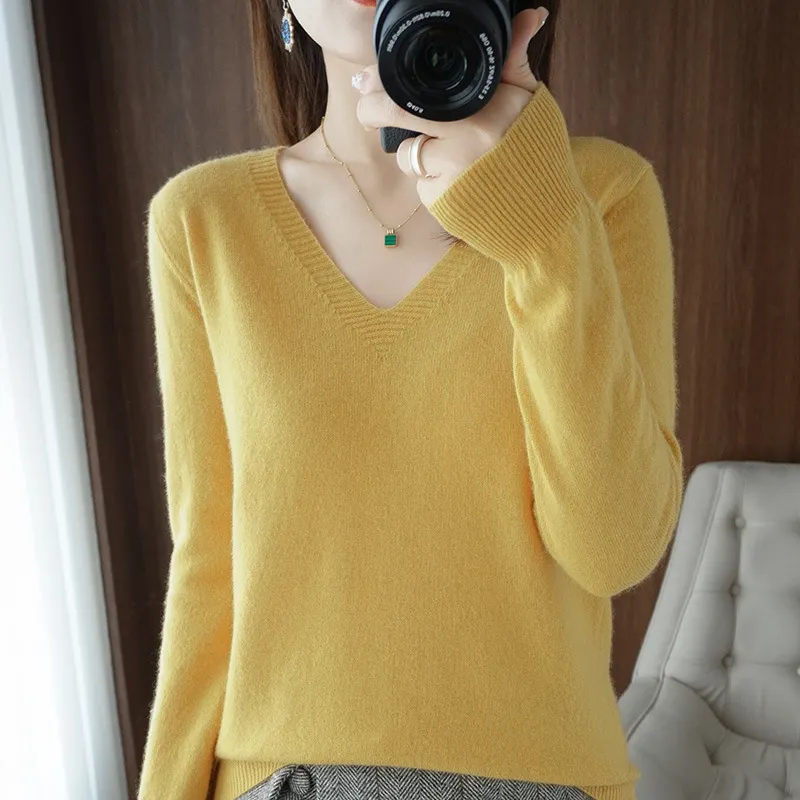 Churchf Churchf The 2023 Fall / Winter New Women's Knit Sweater Pullover Women's V-Neck Bottom Plush Sweater