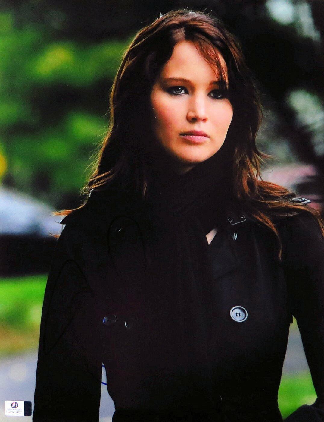 Jennifer Lawrence Signed Autographed 11X14 Photo Poster painting Sexy Gorgeous Black Coat 848402