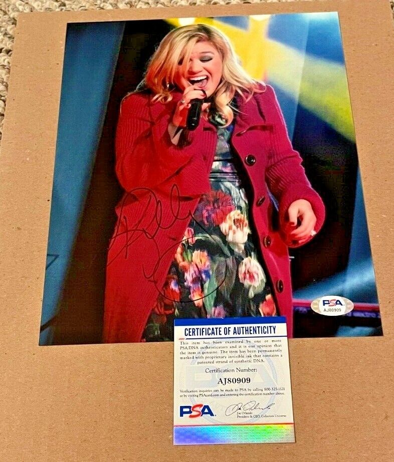 KELLY CLARKSON SIGNED MUSIC CONCERT 8X10 Photo Poster painting PSA/DNA CERTIFIED #5