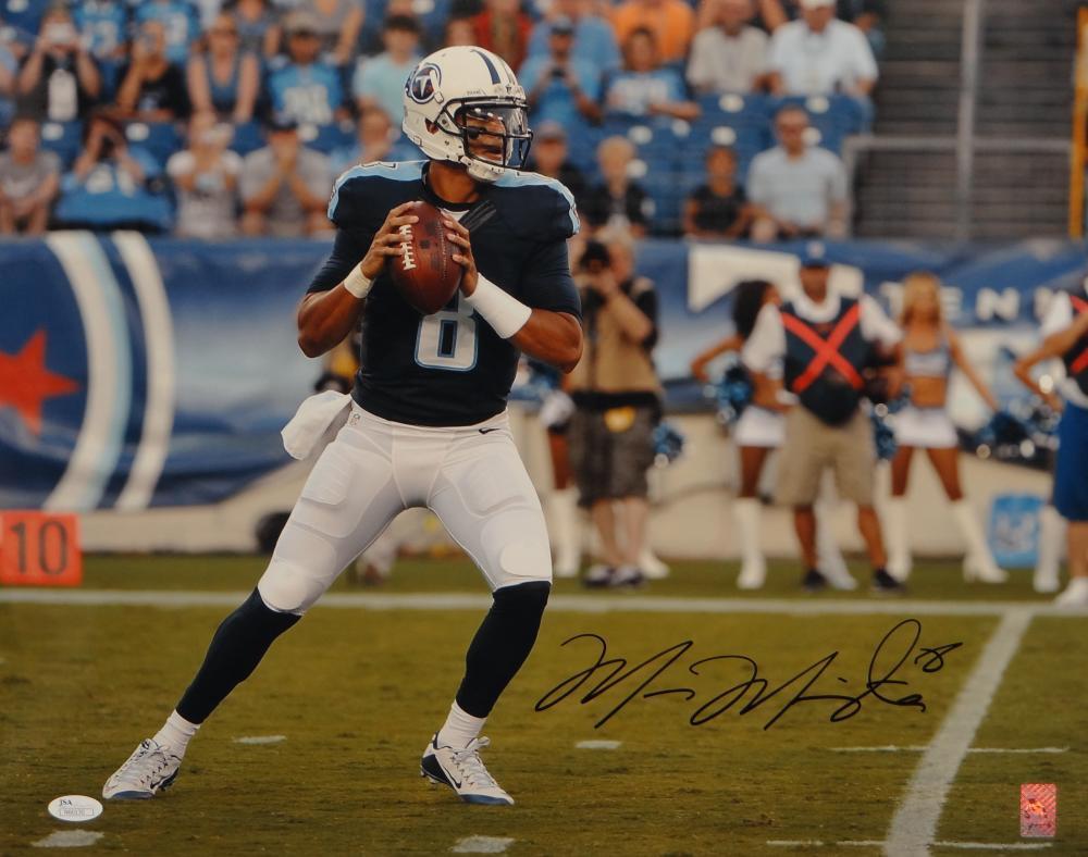 Marcus Mariota Autographed Titans 16x20 Horizontal Passing Photo Poster painting- JSA Auth