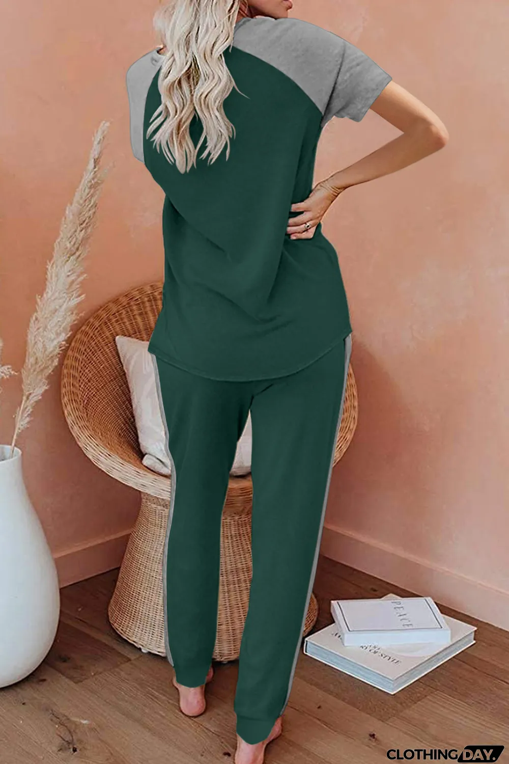 Green Colorblock Short Sleeves and Joggers Sports Set