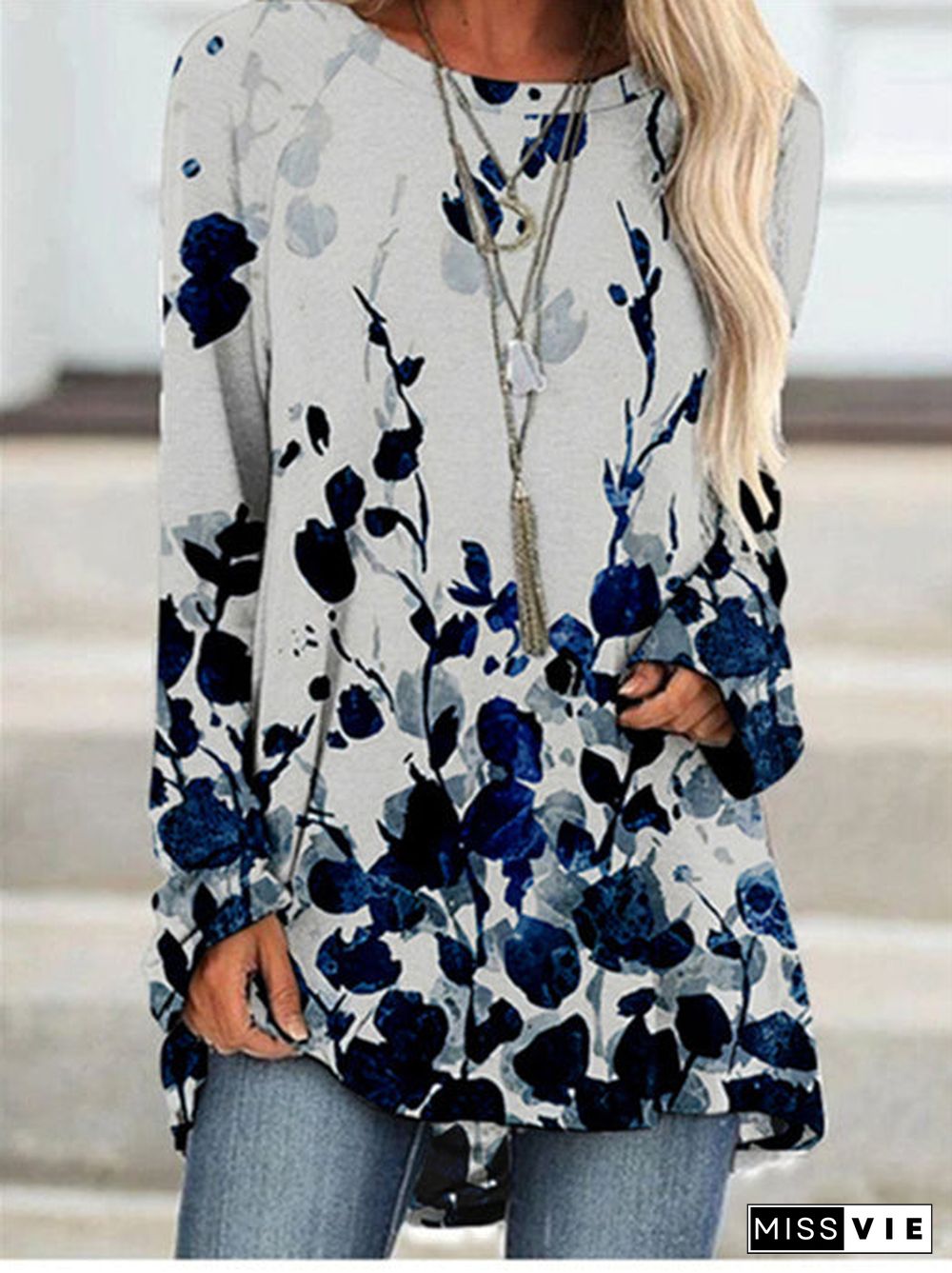 Women's Graphic Printed Long Sleeve Scoop Neck Top