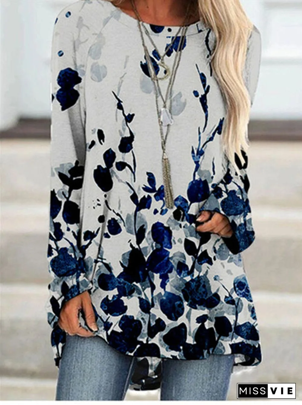 Women's Graphic Printed Long Sleeve Scoop Neck Top