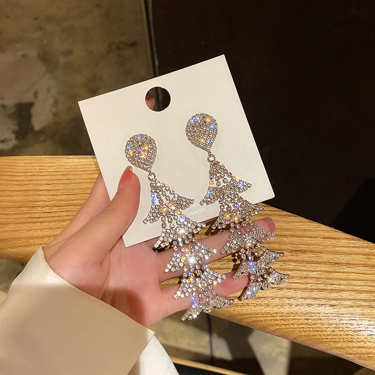 Shiny long crystal earrings