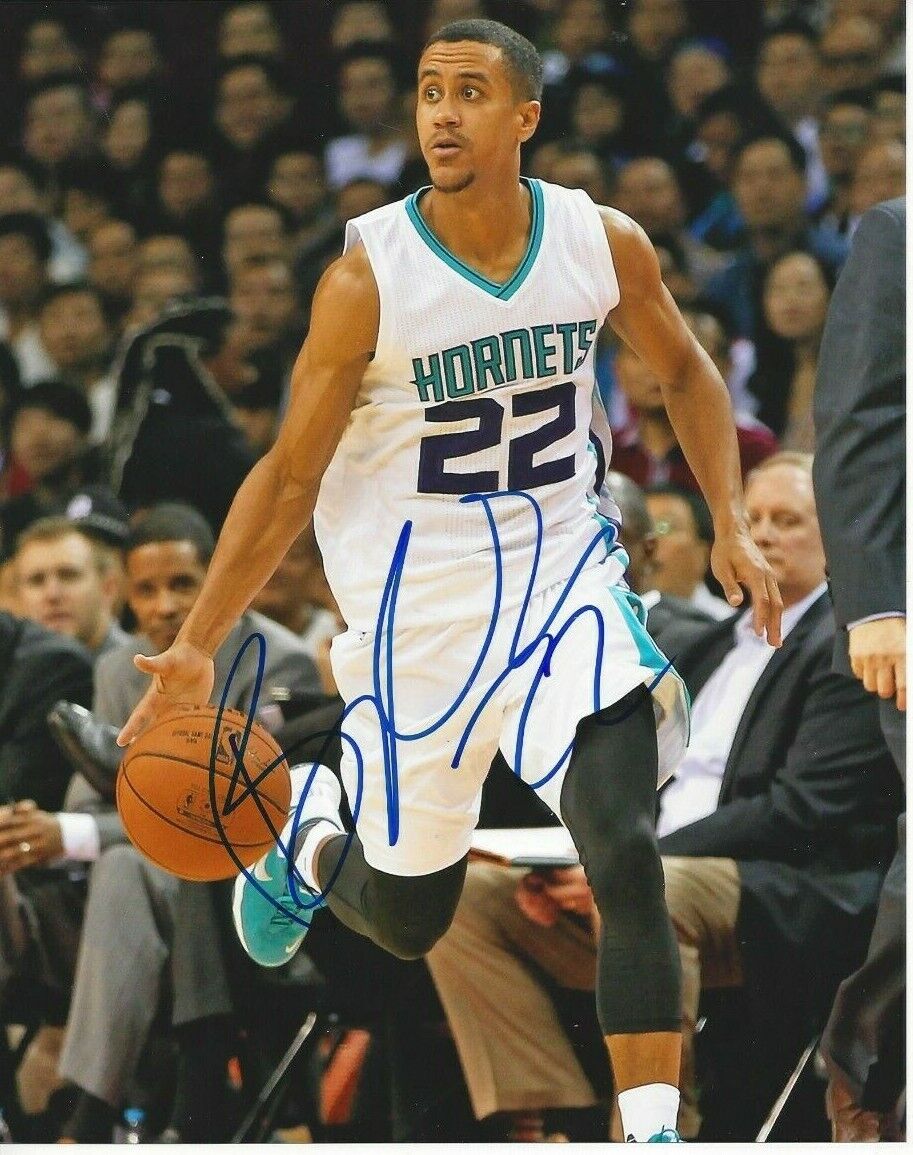 Brian Roberts Autographed 8x10 Charlotte HornetsRare C250