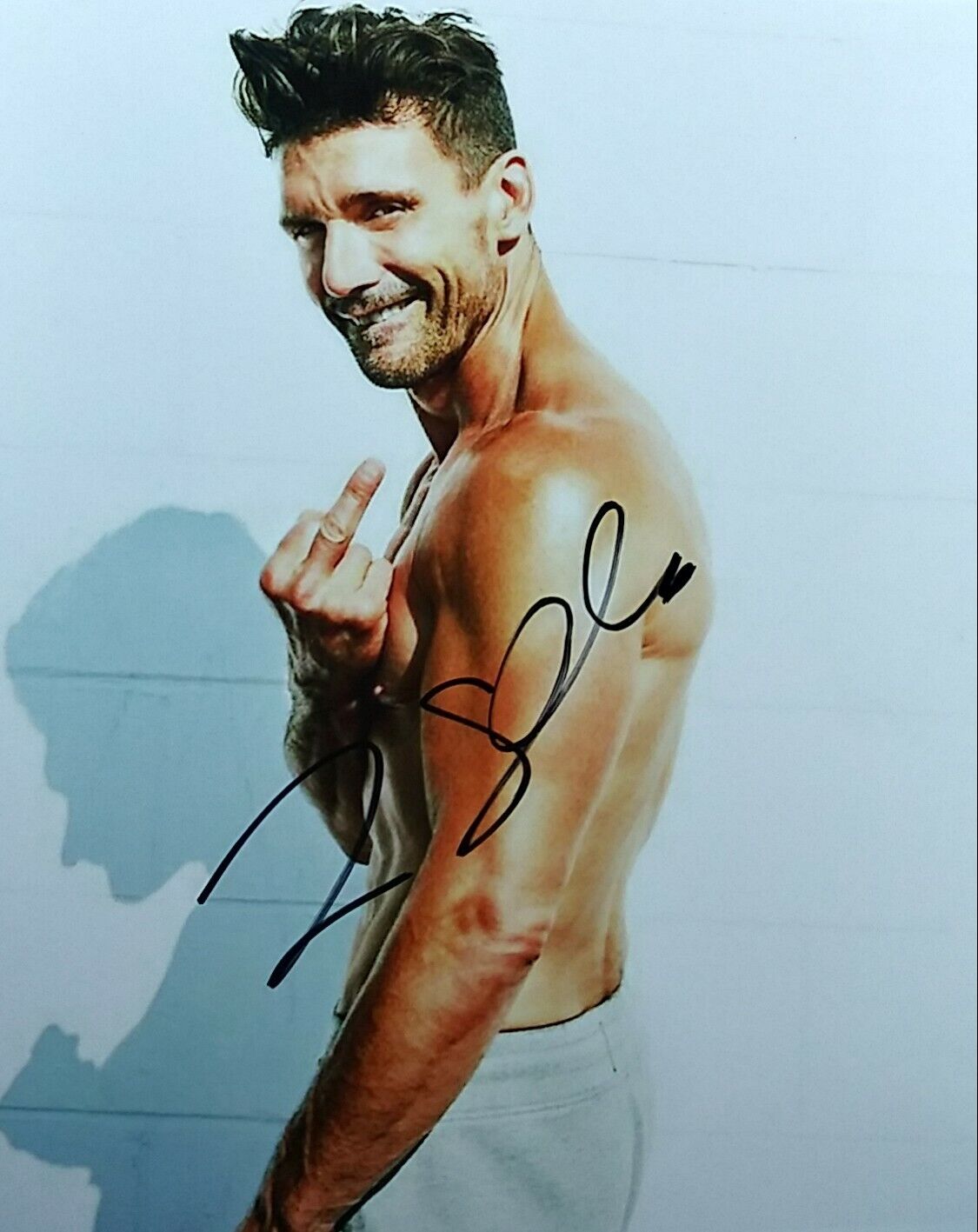 Frank Grillo signed 8 x 10