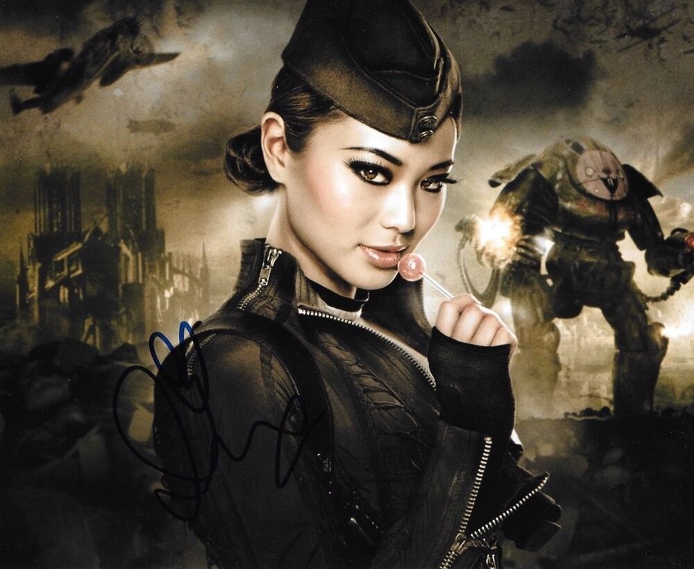 * JAMIE CHUNG * signed autographed 8x10 Photo Poster painting * SUCKER PUNCH * 1