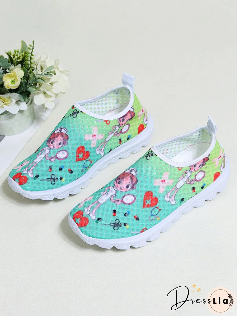 Nurse Fighting Epidemic Print Breathable Tulle Mesh Lightweight Sneakers