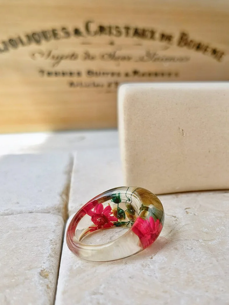 Red Daisy Oval Resin Ring