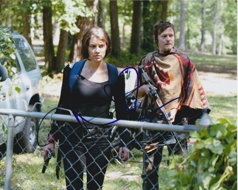 Norman reedus & lauren cohan signed autographed the walking dead Photo Poster painting