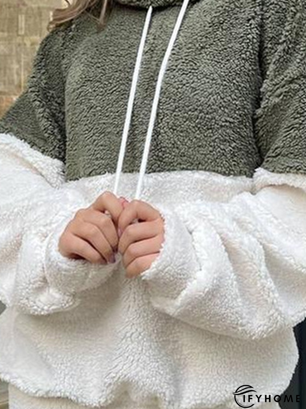 Casual Fluff/Granular Fleece Fabric Color Block Sweatshirt | IFYHOME