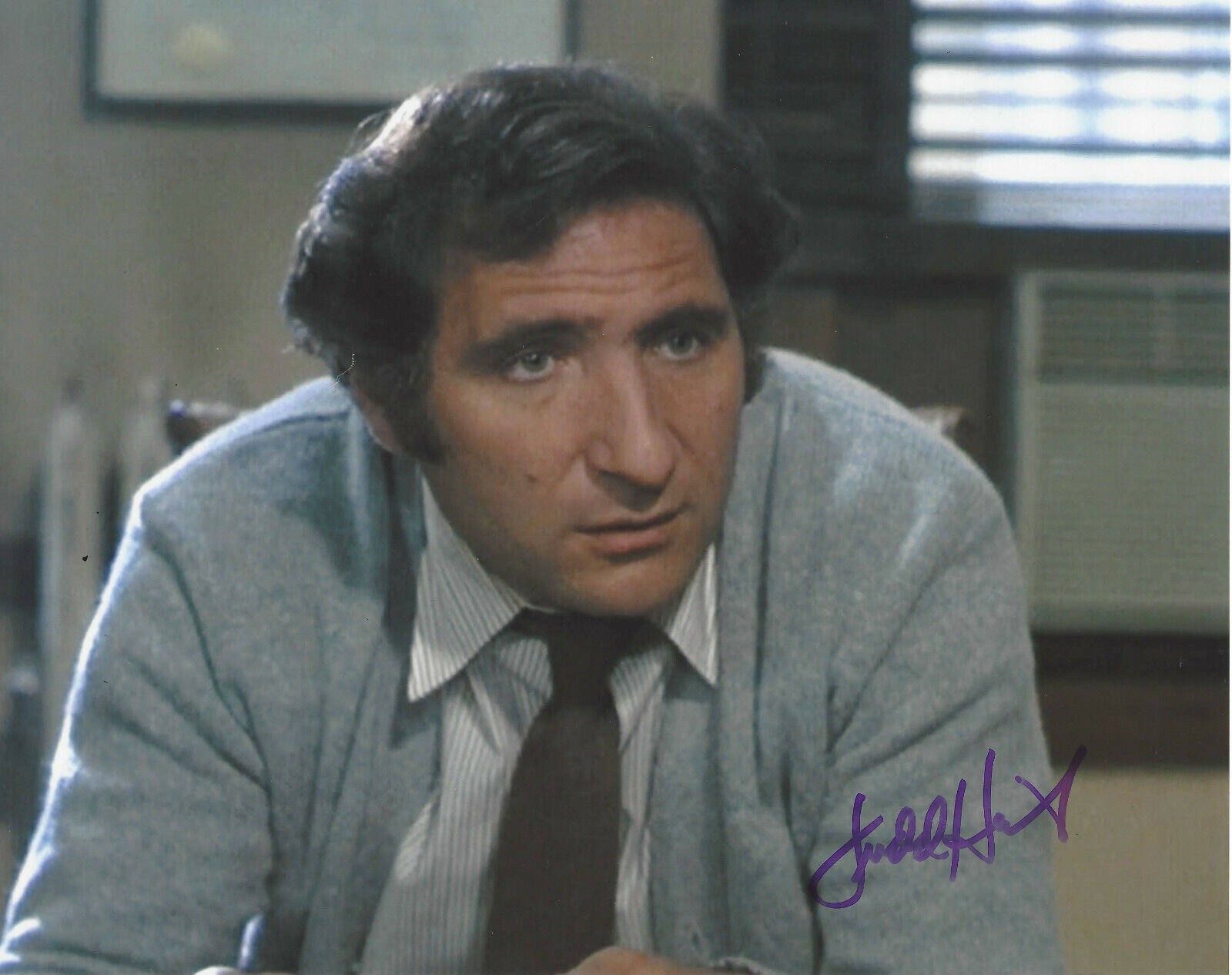 JUDD HIRSCH SIGNED AUTHENTIC 'TAXI' 8X10 Photo Poster painting w/COA 2 TV ACTOR NUMB3RS