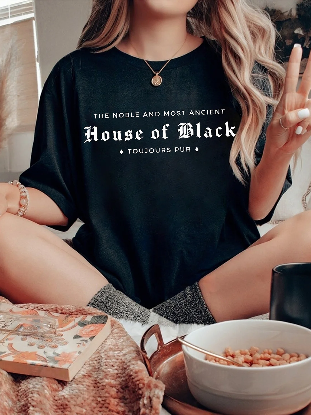 House Of Black Tshirt / DarkAcademias /Darkacademias
