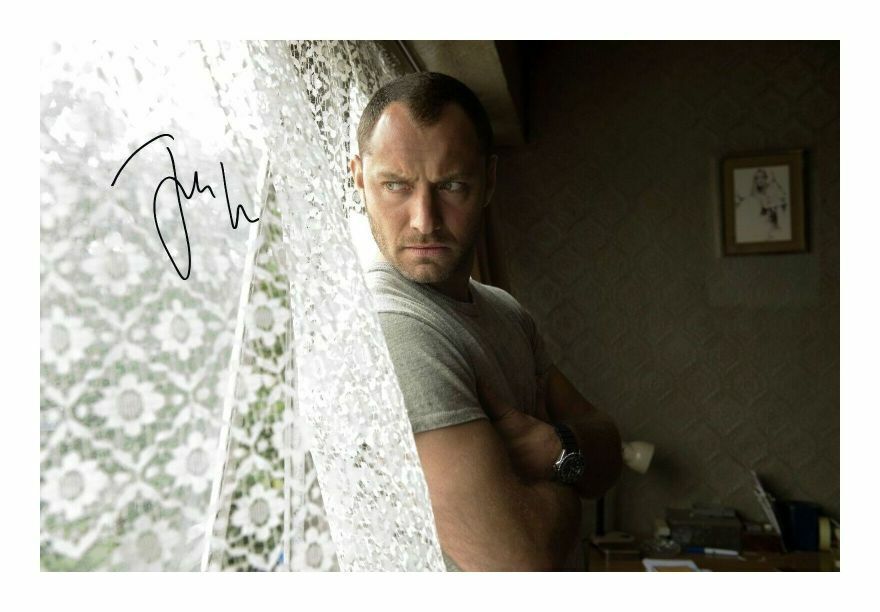 JUDE LAW AUTOGRAPH SIGNED PP Photo Poster painting POSTER