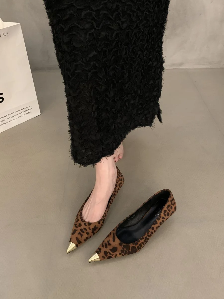 Breakj Breakj 2025 New Retro Leopard-Print Metal Shallow Mouth Single Shoes French Temperament Velvet Head Tip Fine Heel High Heels