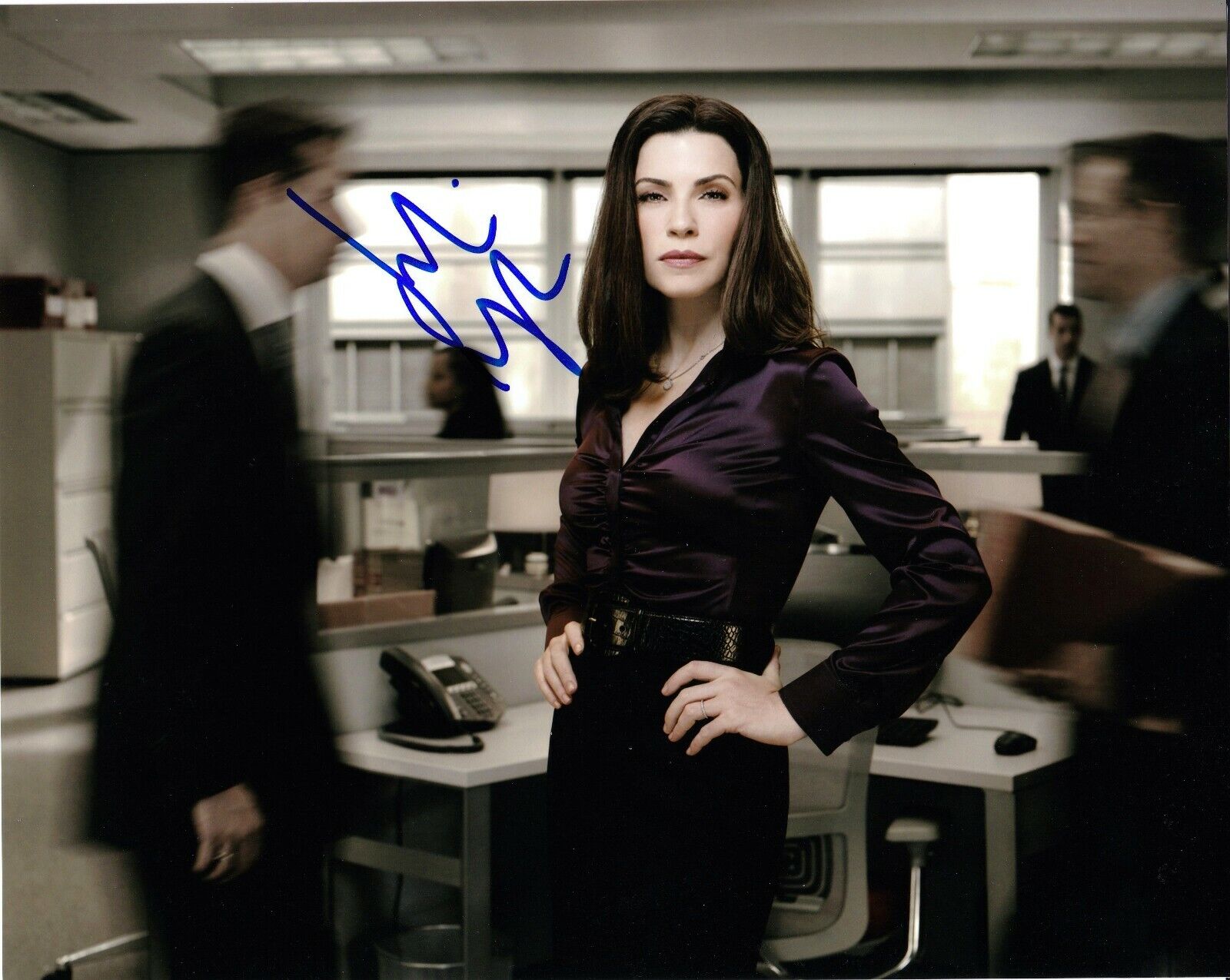 Julianna MARGULIES - The Good Wife - SIGNED 10x8 Autograph Photo Poster painting COA