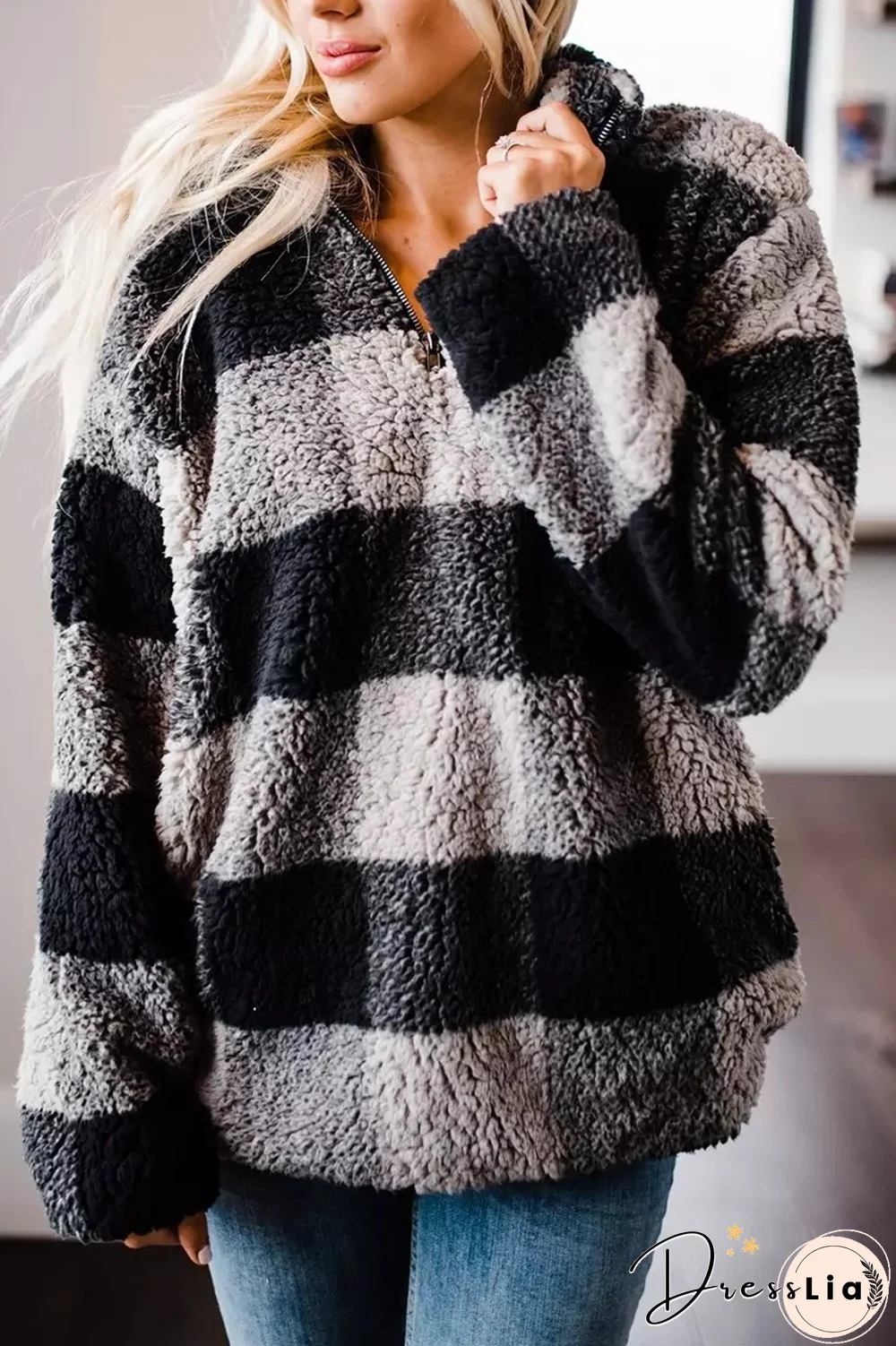 Cube Fluffy Double Pockets Sweatshirt