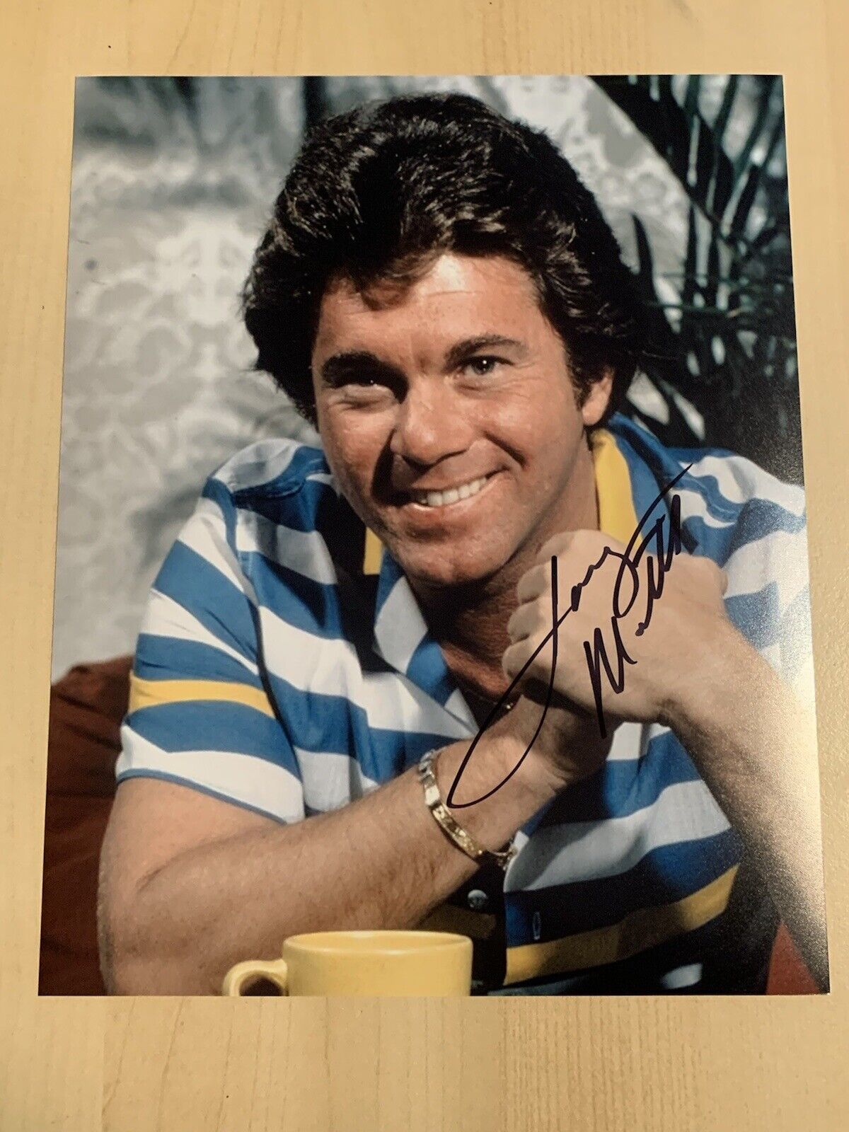 LARRY MANETTI HAND SIGNED 8x10 Photo Poster painting ACTOR AUTOGRAPHED MAGNUM PI STAR COA