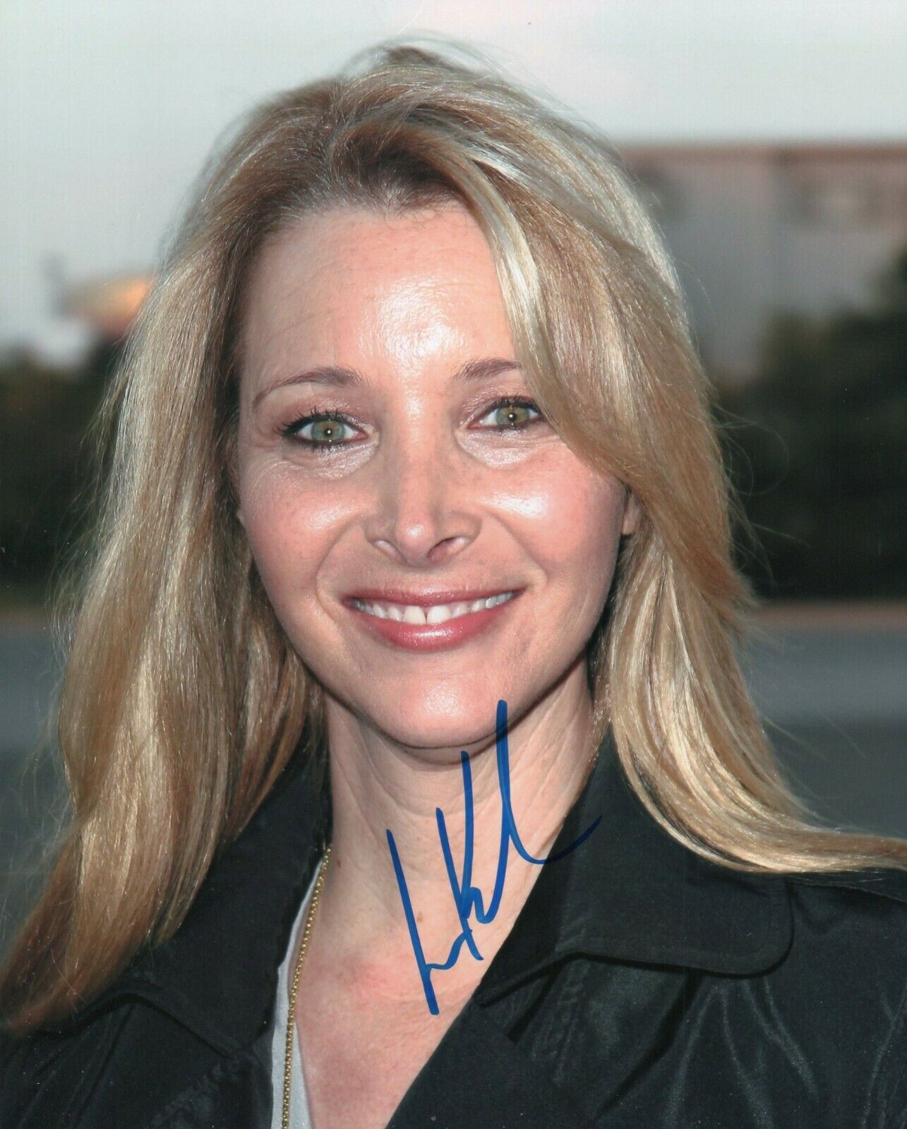 Autographed Lisa Kudrow signed 8 x 10 Photo Poster painting Friends Very Nice