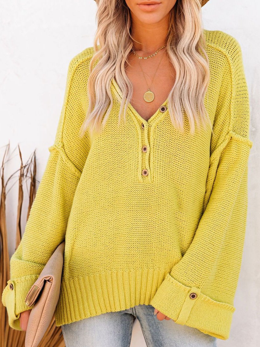 Women's plus-size v-neck jumper in solid color