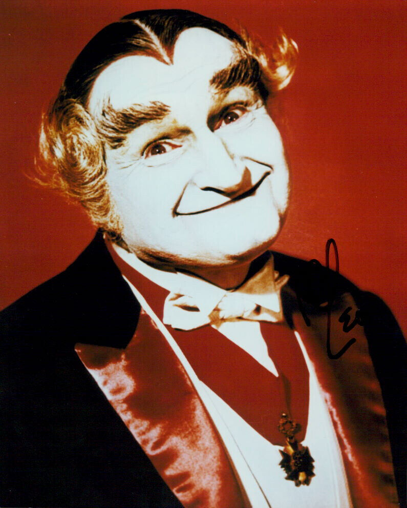 Al Lewis (The Munsters) signed 8x10 Photo Poster painting