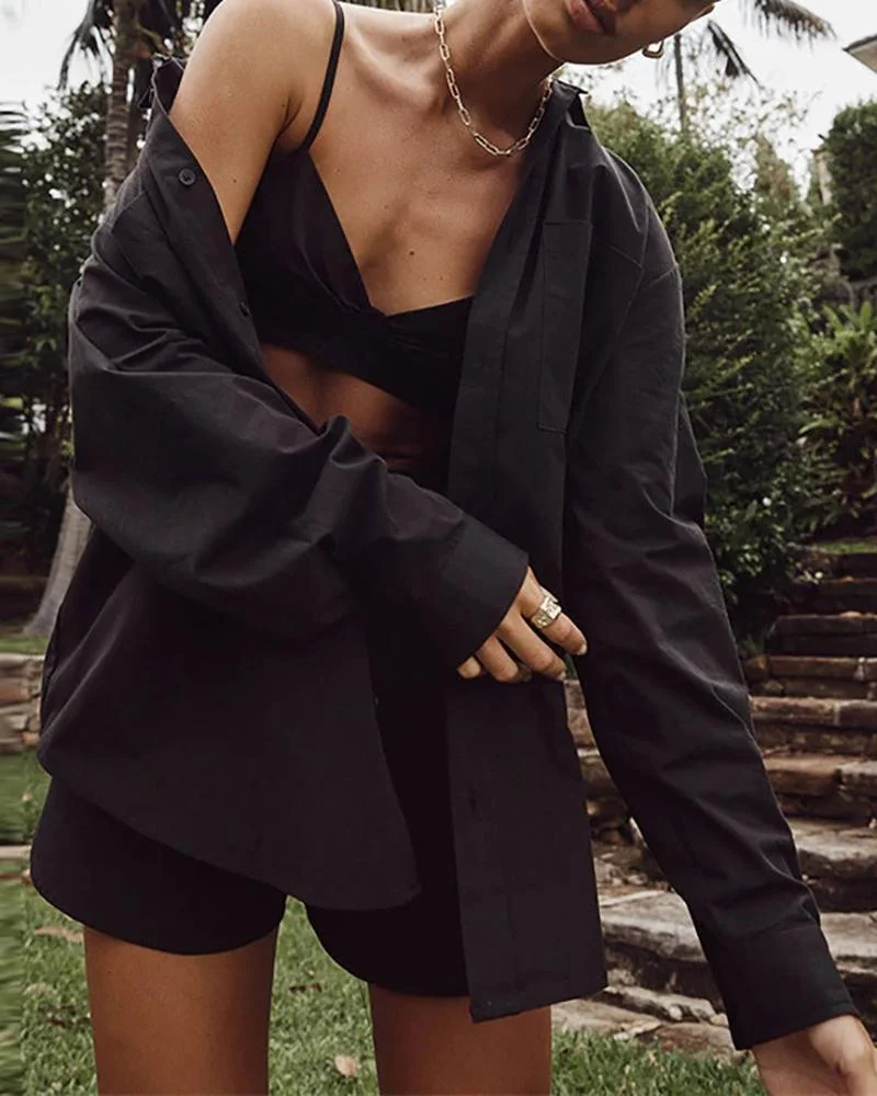 Solid color three-piece suit