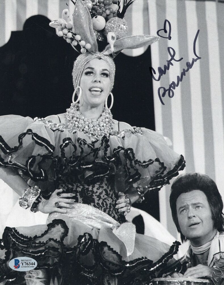 Carol Burnett Annie Carol Burnett Show Signed 8x10 Photo Poster painting w/Beckett Y76344