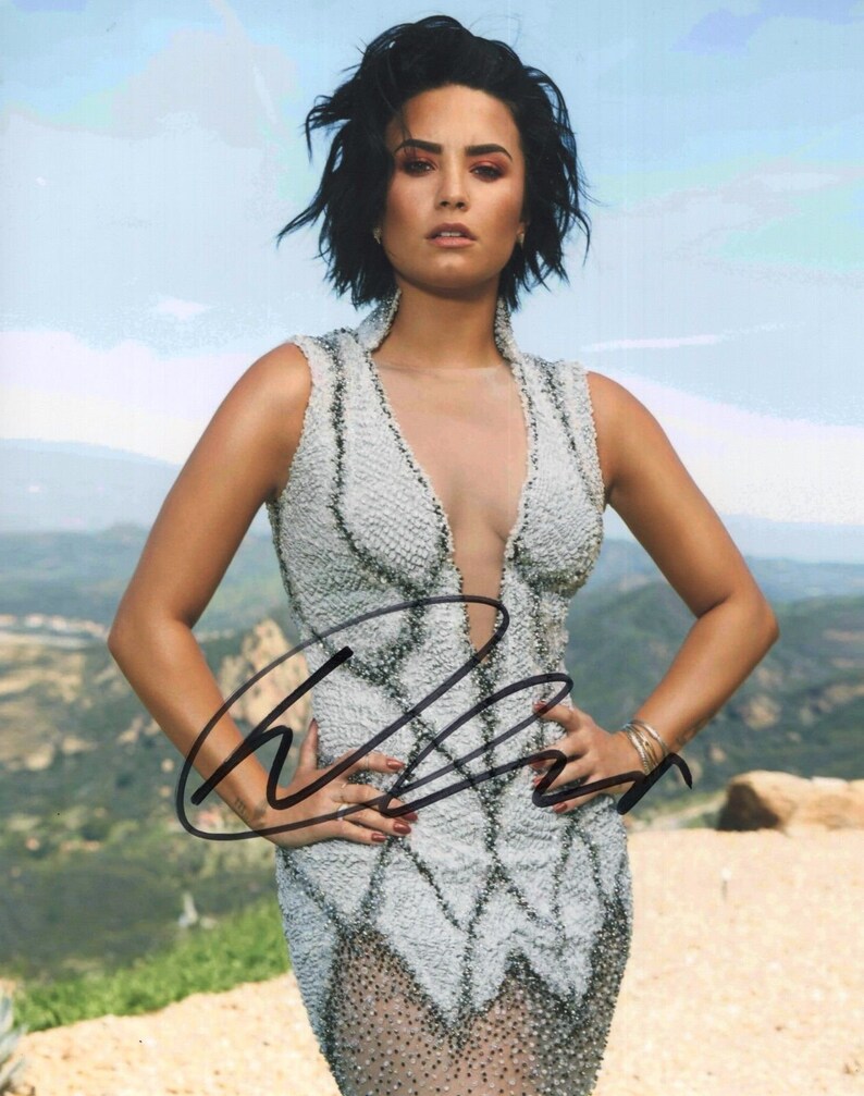 Demi Lovato Singer Actress 8x10 Autographed Hand Signed Photo Poster painting