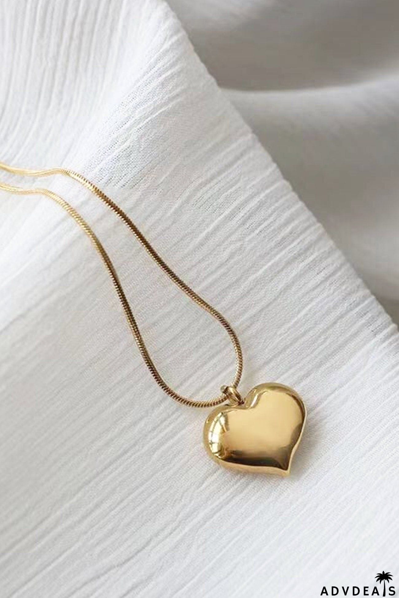 Three-dimensional Heart Necklace