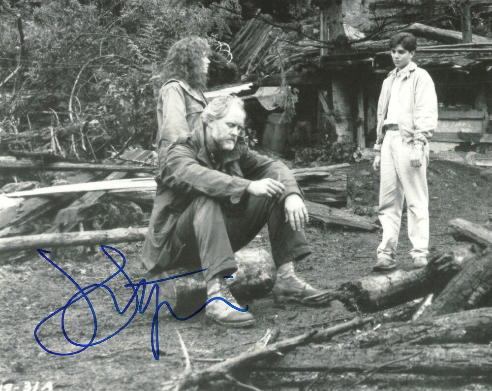 JOHN LITHGOW HARRY & THE HENDERSONS SIGNED 8X10 Photo Poster painting 1