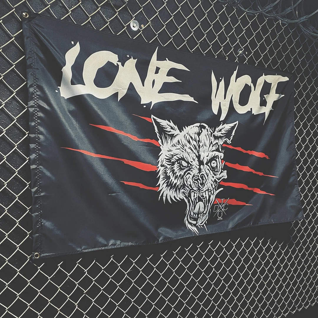 Livereid Lone Wolf Print Hanging Flag Home Decor - Livereid