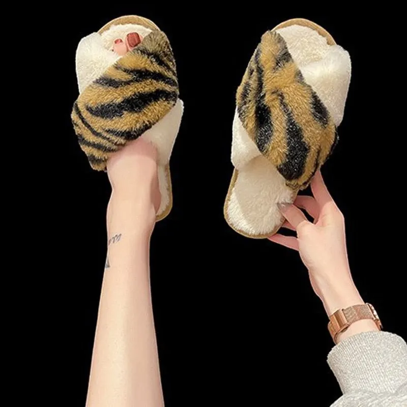 Newest Mixed Colors Fluffy Slippers Autumn Winter Home Slippers Women Furry Fur Slides Outdoor Women's Sandals 2021 Flip Flops