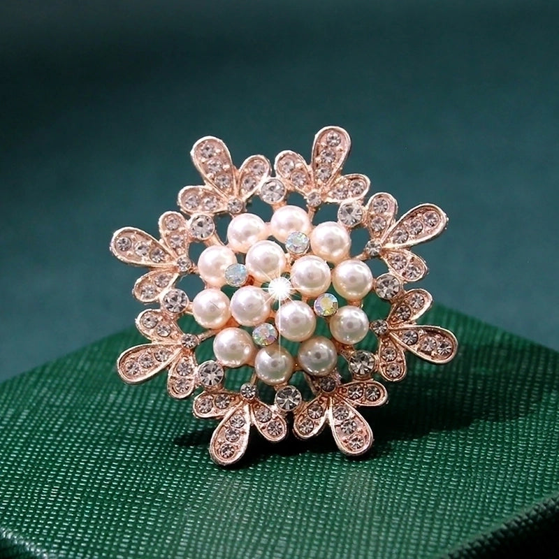 Elegant Glam Pin Geometric Alloy Plating Inlay Artificial Pearls Rhinestones Shell Women’s Brooches