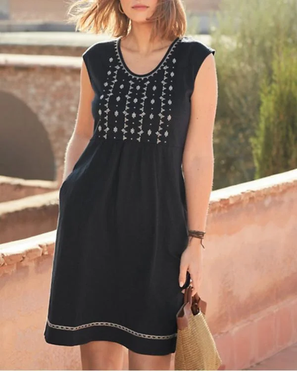 casual embroidered sleeveless dresses p264671