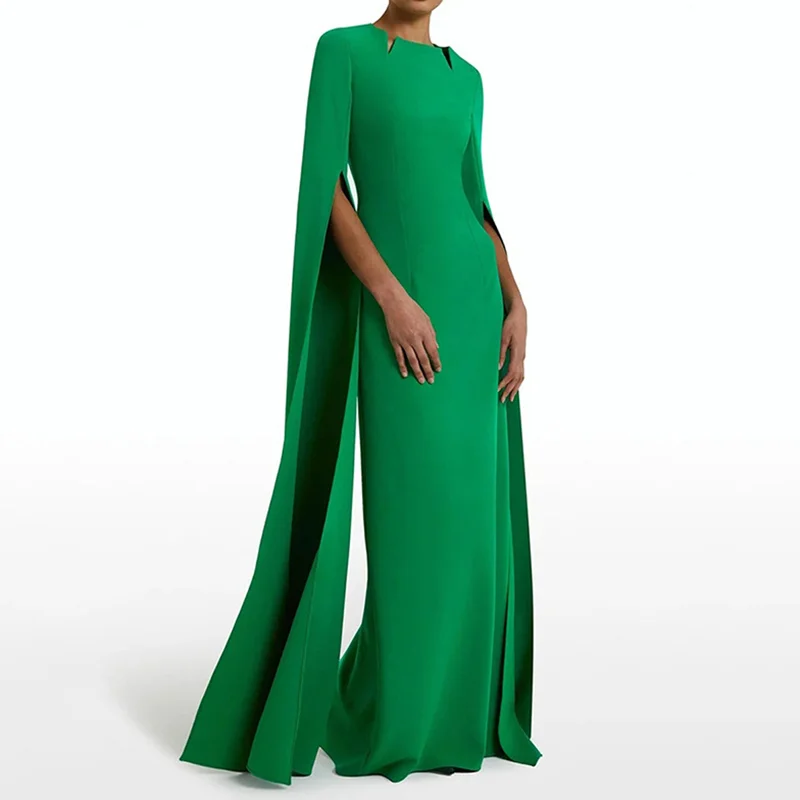 Elegante abito lungo con maniche a spacco
