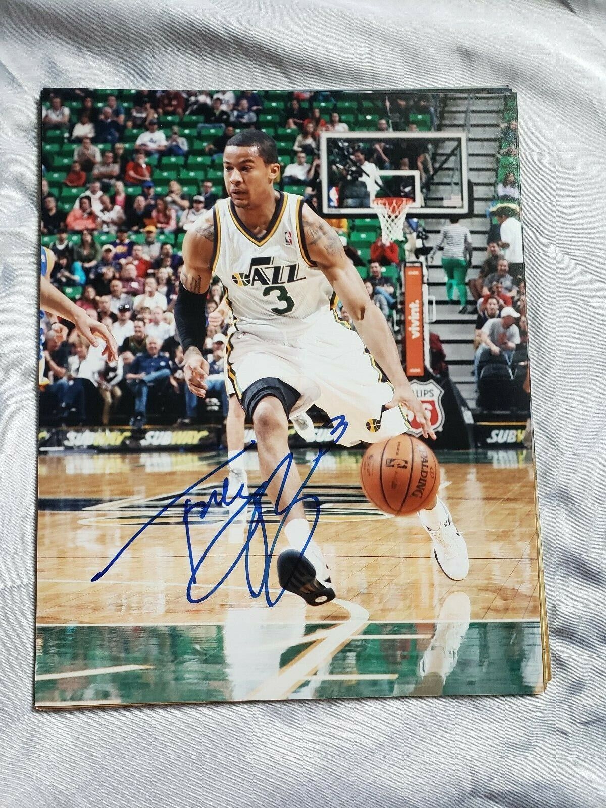 TREY BURKE UTAH JAZZ SIGNED AUTOGRAPHED 8x10 Photo Poster painting COA BASKETBALL MICHIGAN 1