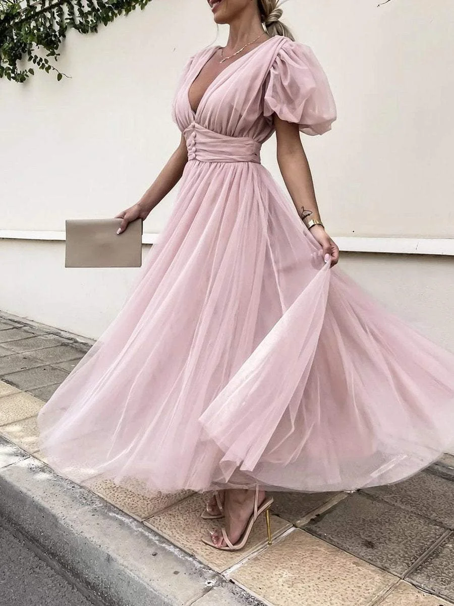 V-neck short-sleeved tulle dress