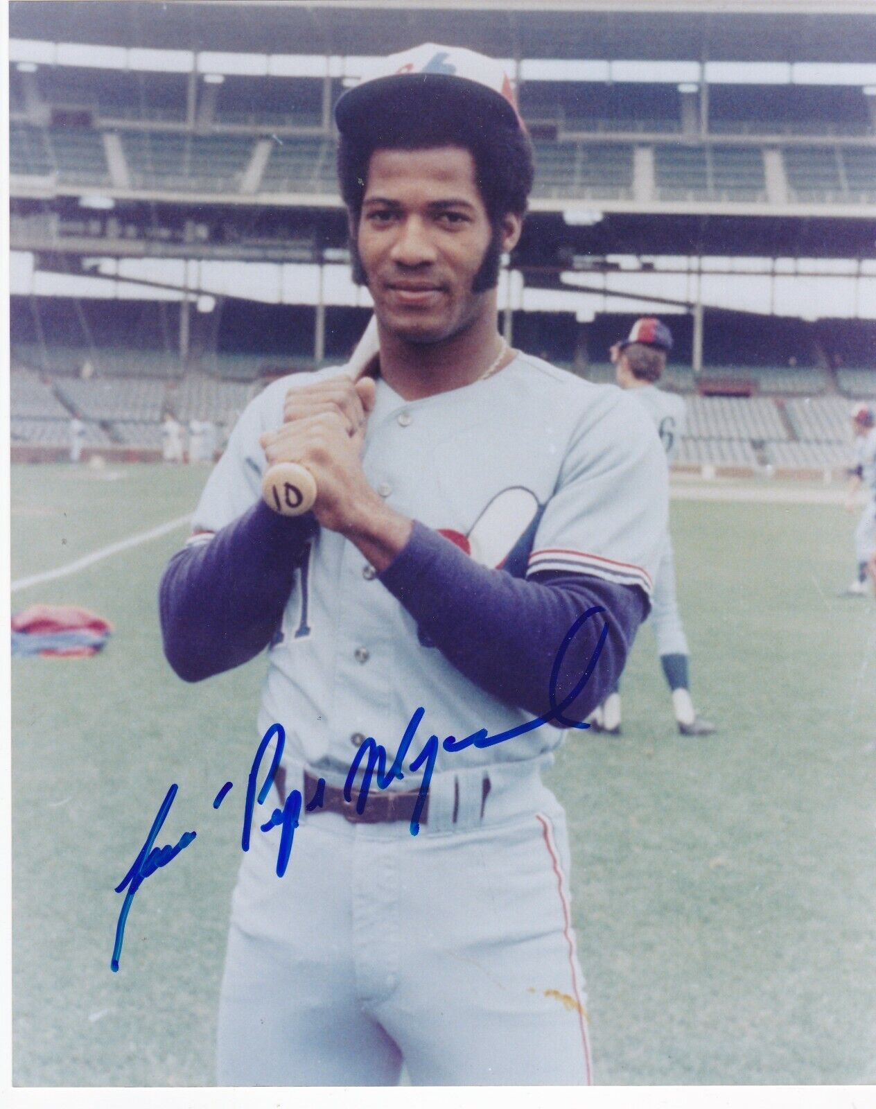 PEPE MANGUAL MONTREAL EXPOS ACTION SIGNED 8x10