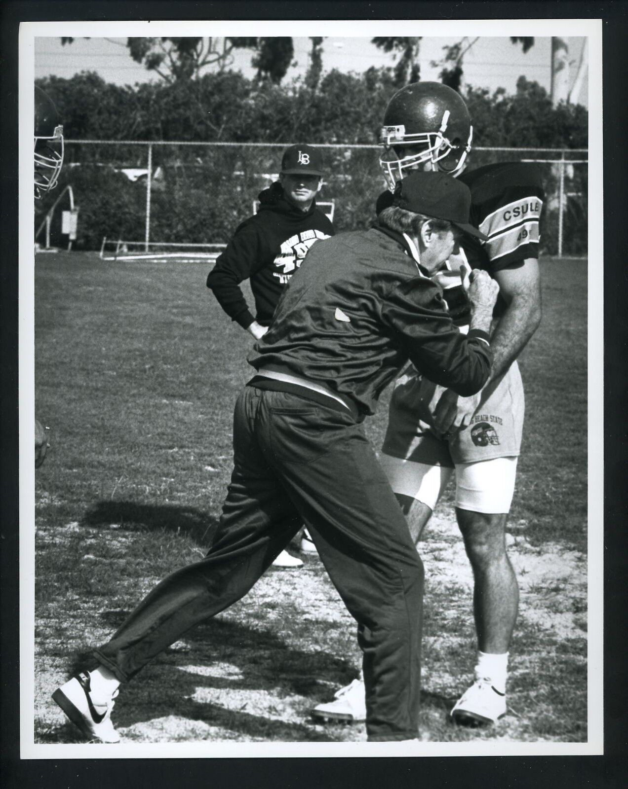 George Allen coaching Long Beach State 1990 Press Photo Poster painting instructing #49