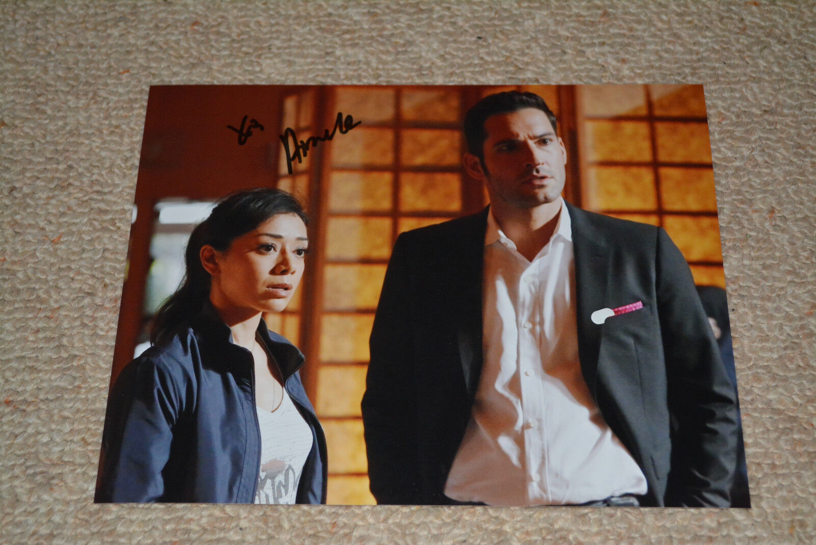 AIMEE GARCIA signed autograph In Person 8x10 (20x25 cm) LUCIFER