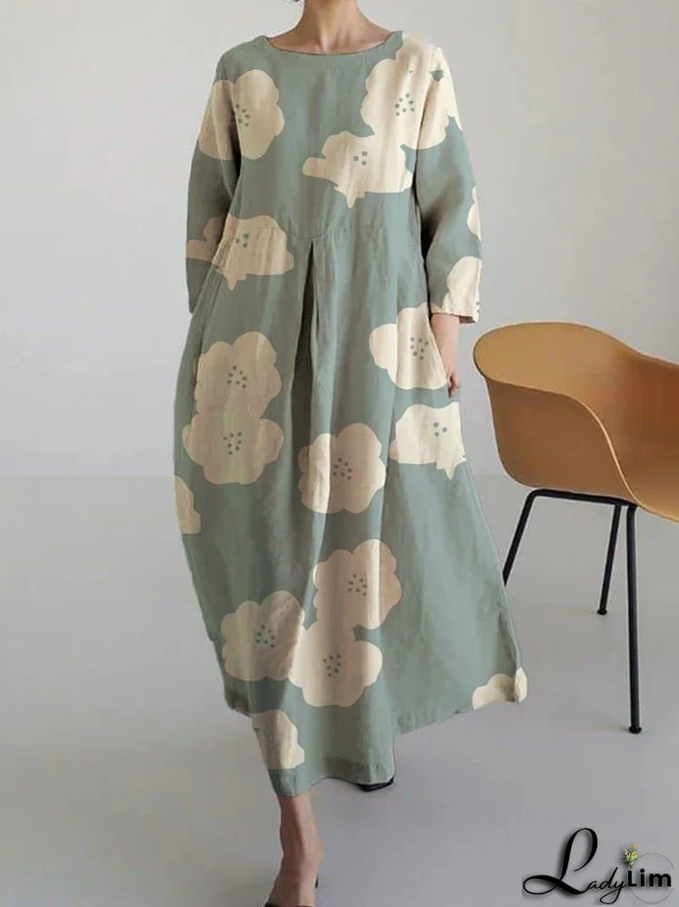 High-quality dress with a round neckline and a fashionable fit