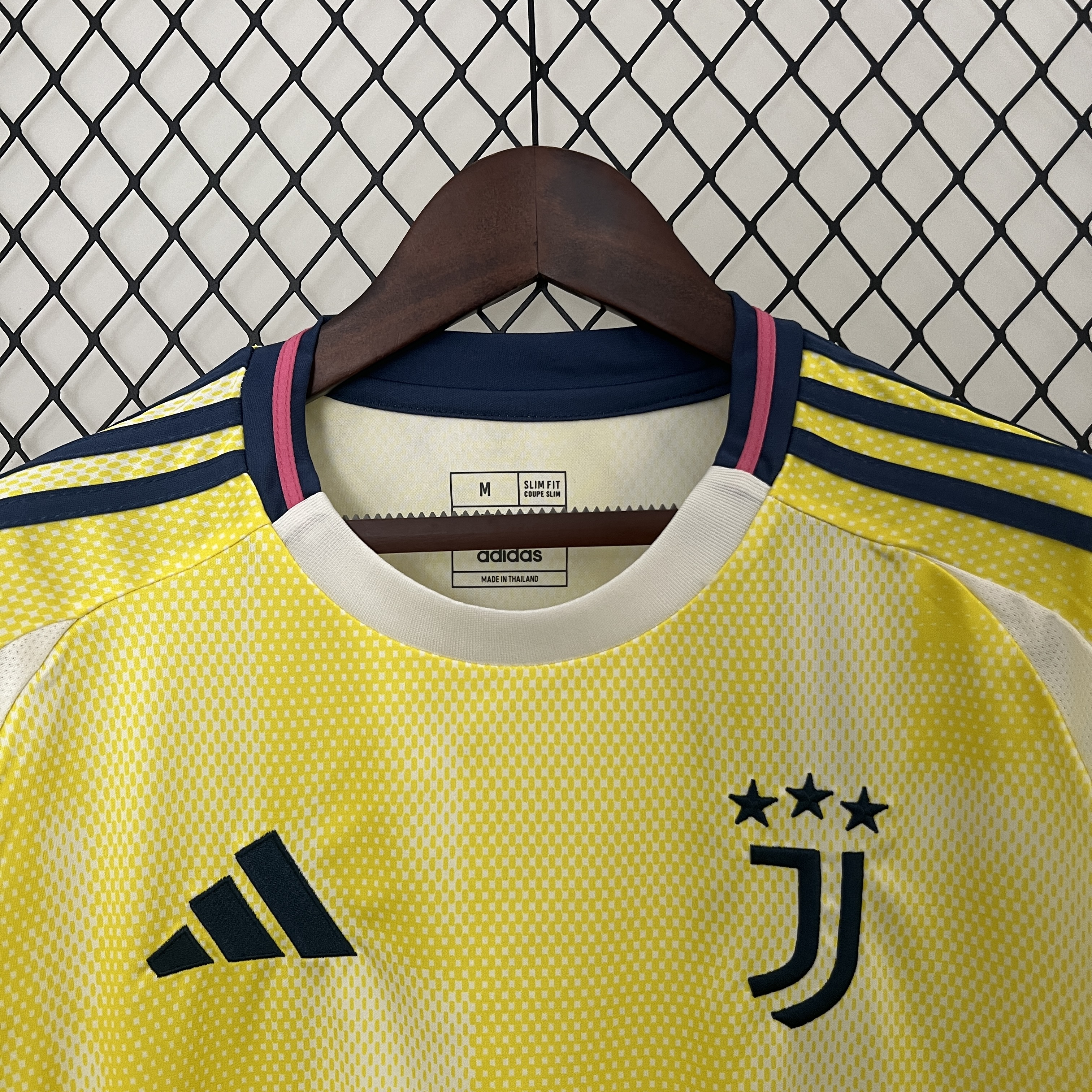 24/25 Juventus Away Football Shirt Thai Quality